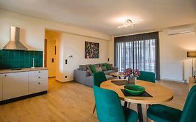 Element Suites - Green - Apt 1Bd - Kalambaka